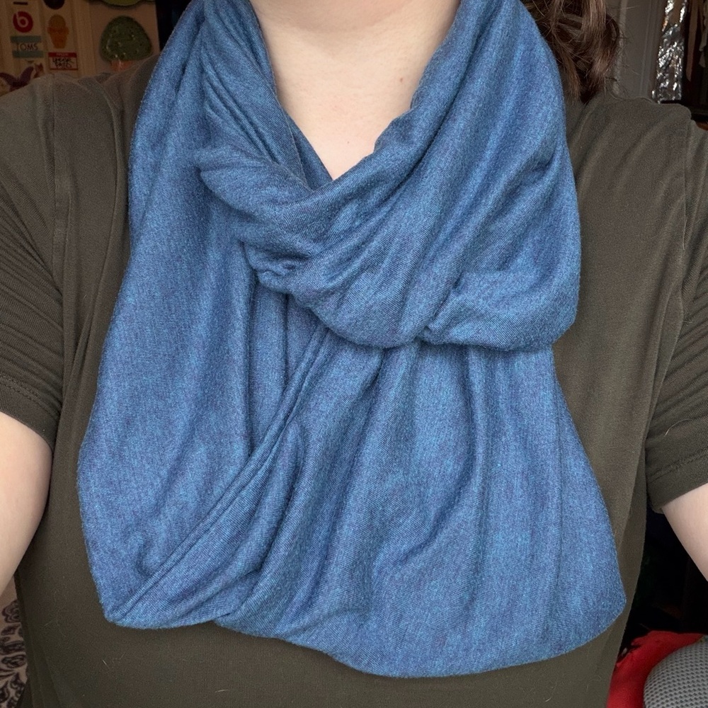Assorted Scarves Collection - Picture 3 of 7